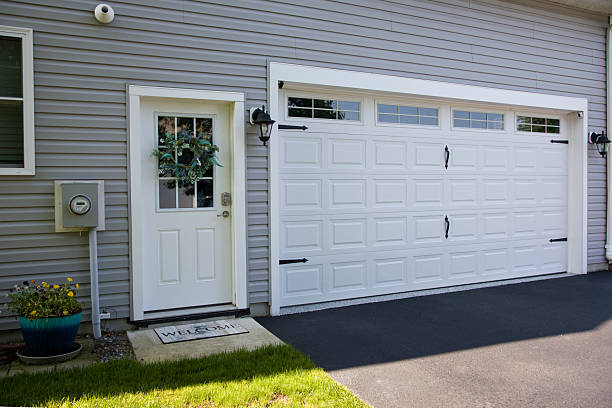 24/7 Emergency Garage Door Panel Replacement experts in Columbia, TN